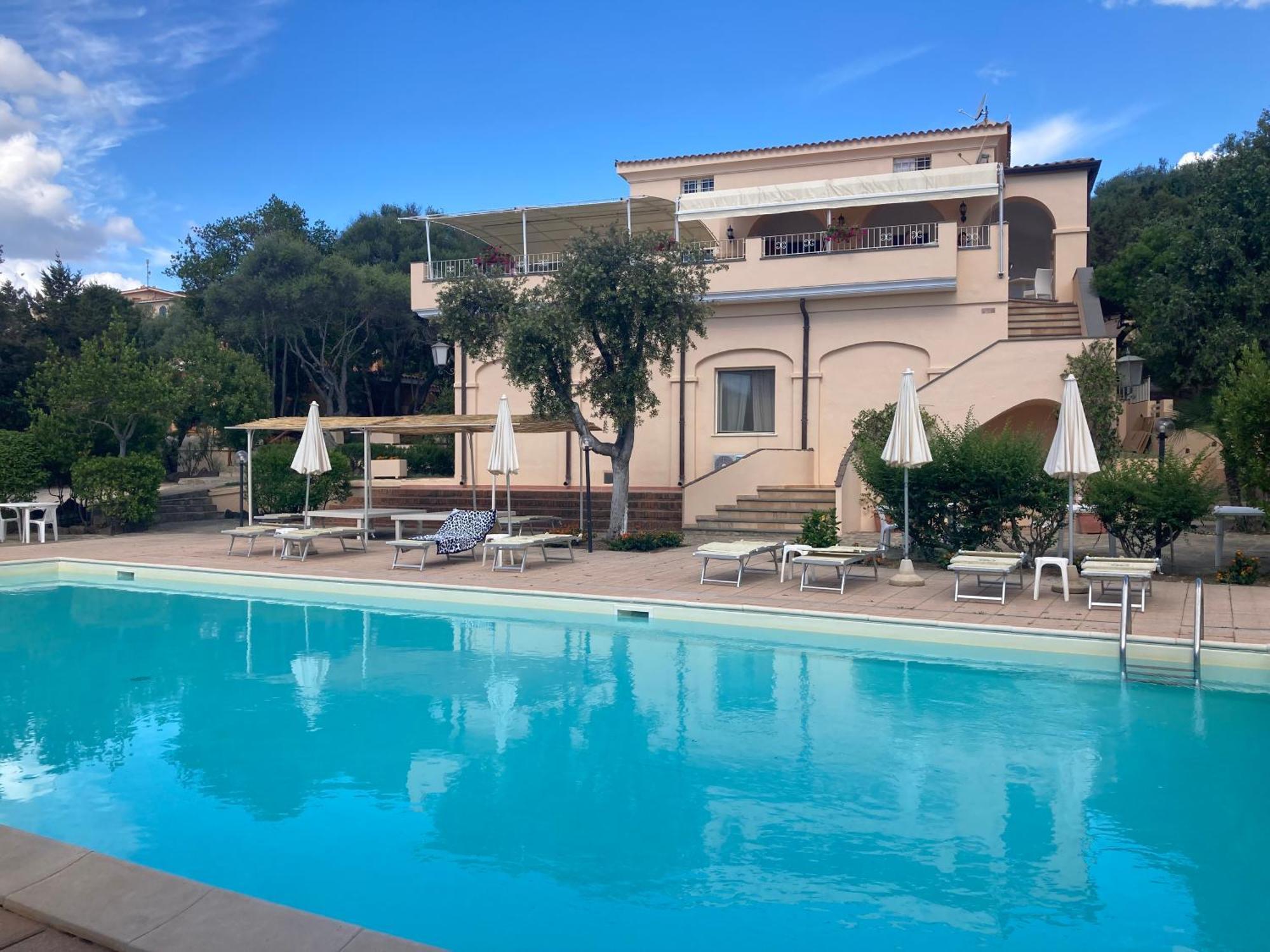 Hotel Villa Campana Cala Liberotto Exterior foto